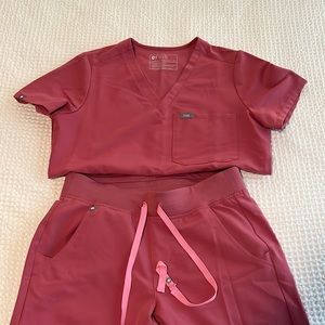 FIGS BCA Pink Scrub Set